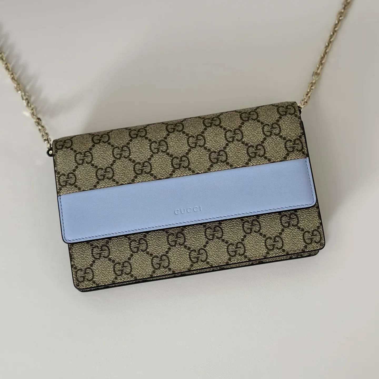 Gucci GG Emblem wallet on chain 838151 - Image 5