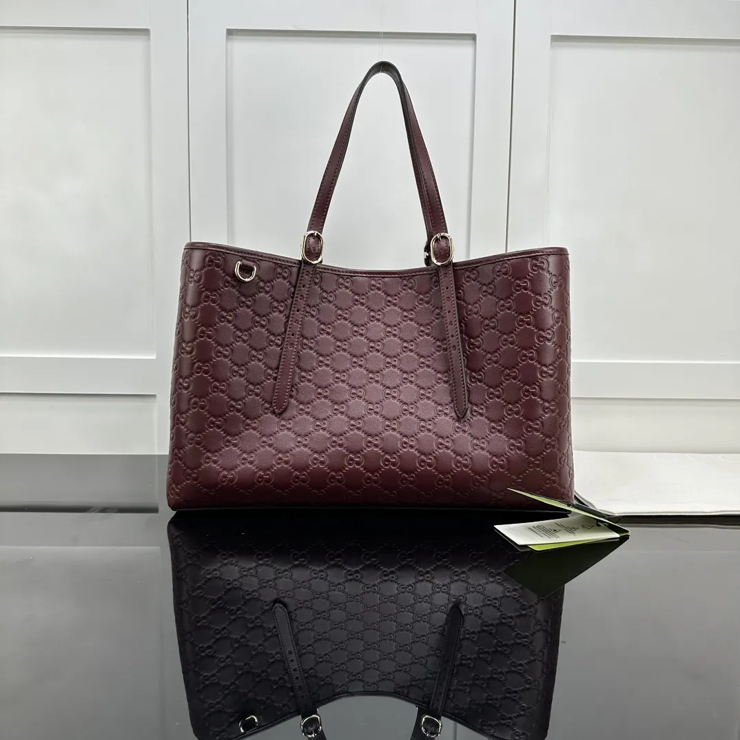 Alternative view of Gucci GG Emblem large tote bag 815213