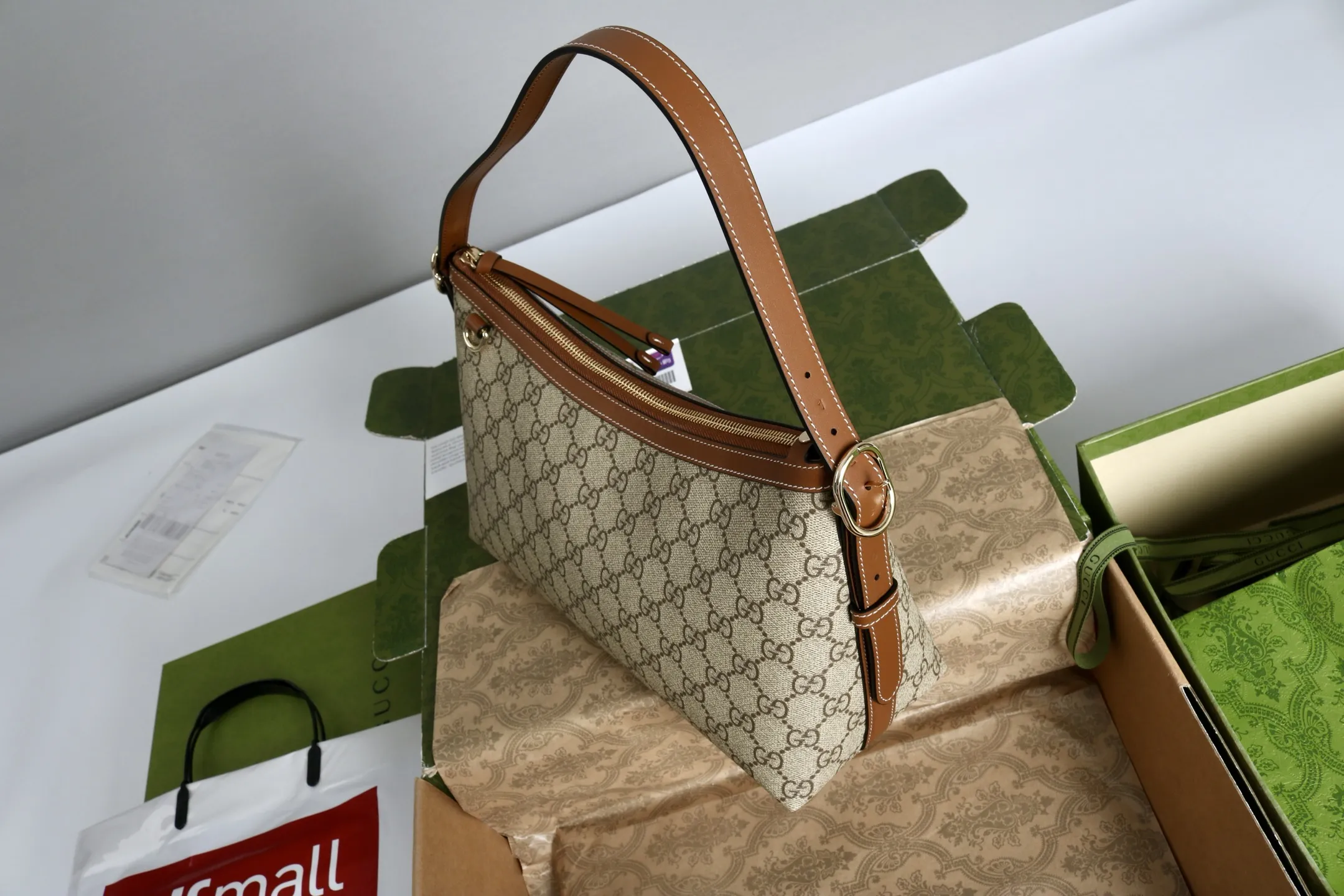 Gucci GG Emblem medium shoulder bag 847449 - 图片 7