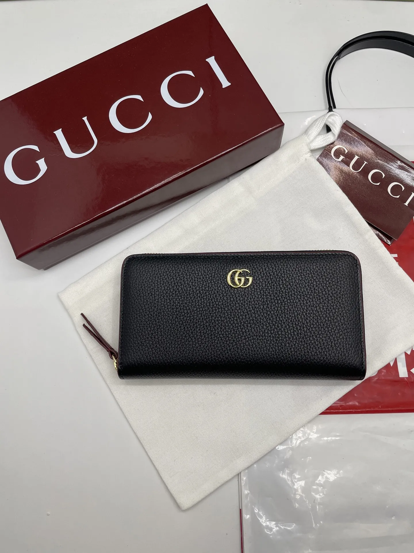 Alternative view of Gucci Bi-color GG Marmont zip around wallet 456117