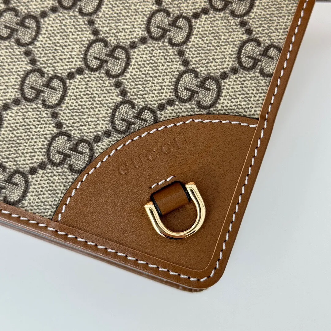 Gucci GG Emblem wallet with leather strap 820688 - Image 7
