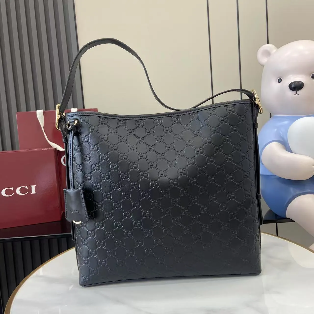 Gucci GG Emblem medium shoulder bag 847452 - 图片 2