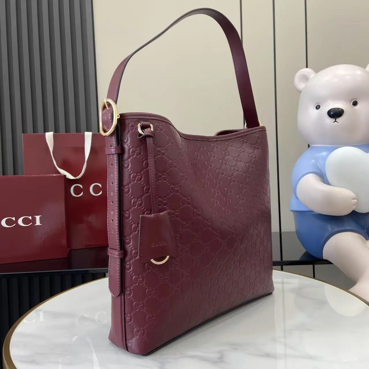 Gucci GG Emblem medium shoulder bag 847452 - 图片 3