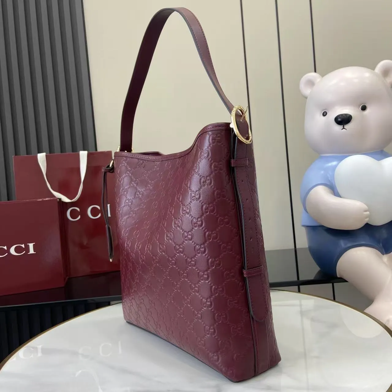 Gucci GG Emblem medium shoulder bag 847452 - 图片 6