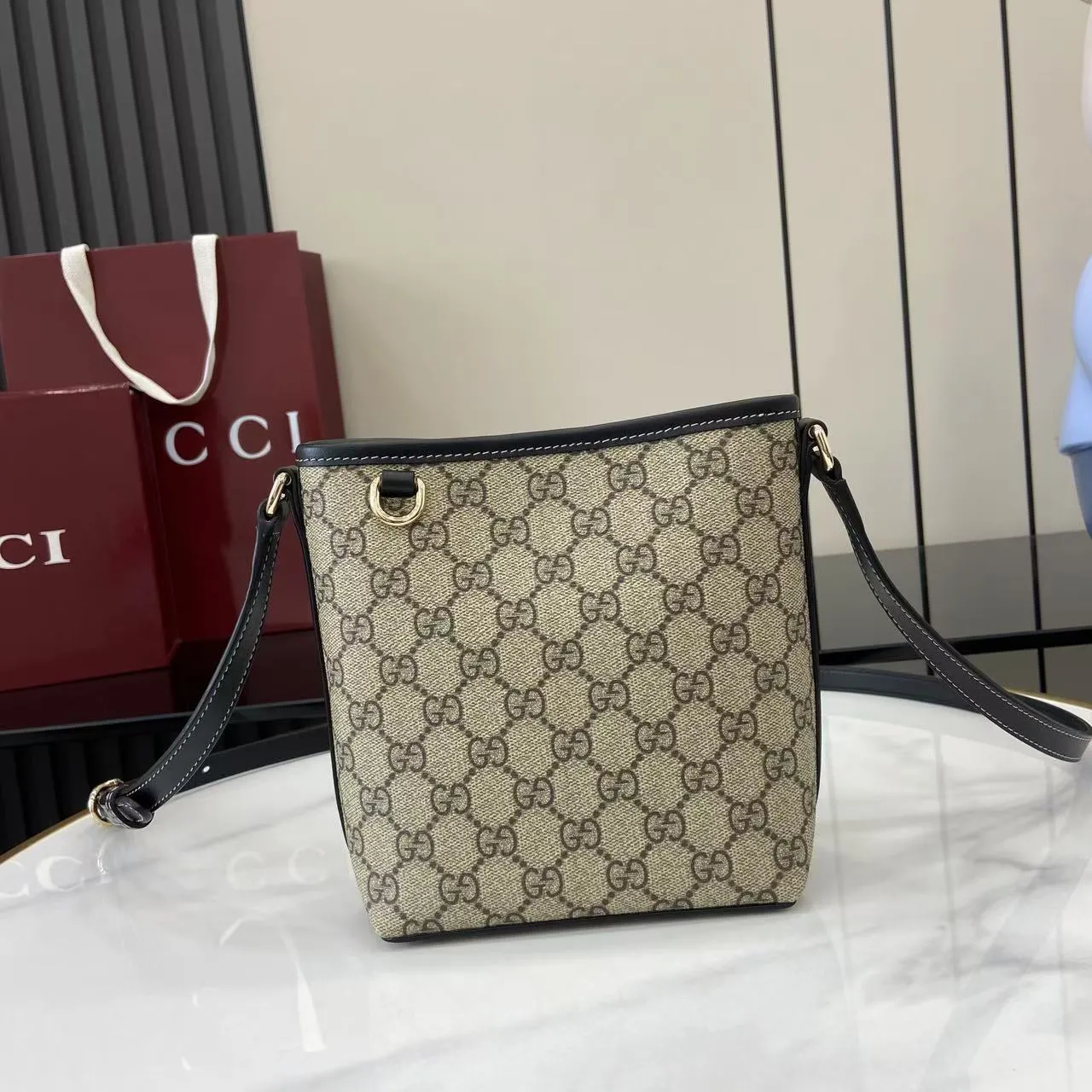 Gucci GG Emblem nano bucket bag 847090 - 图片 2