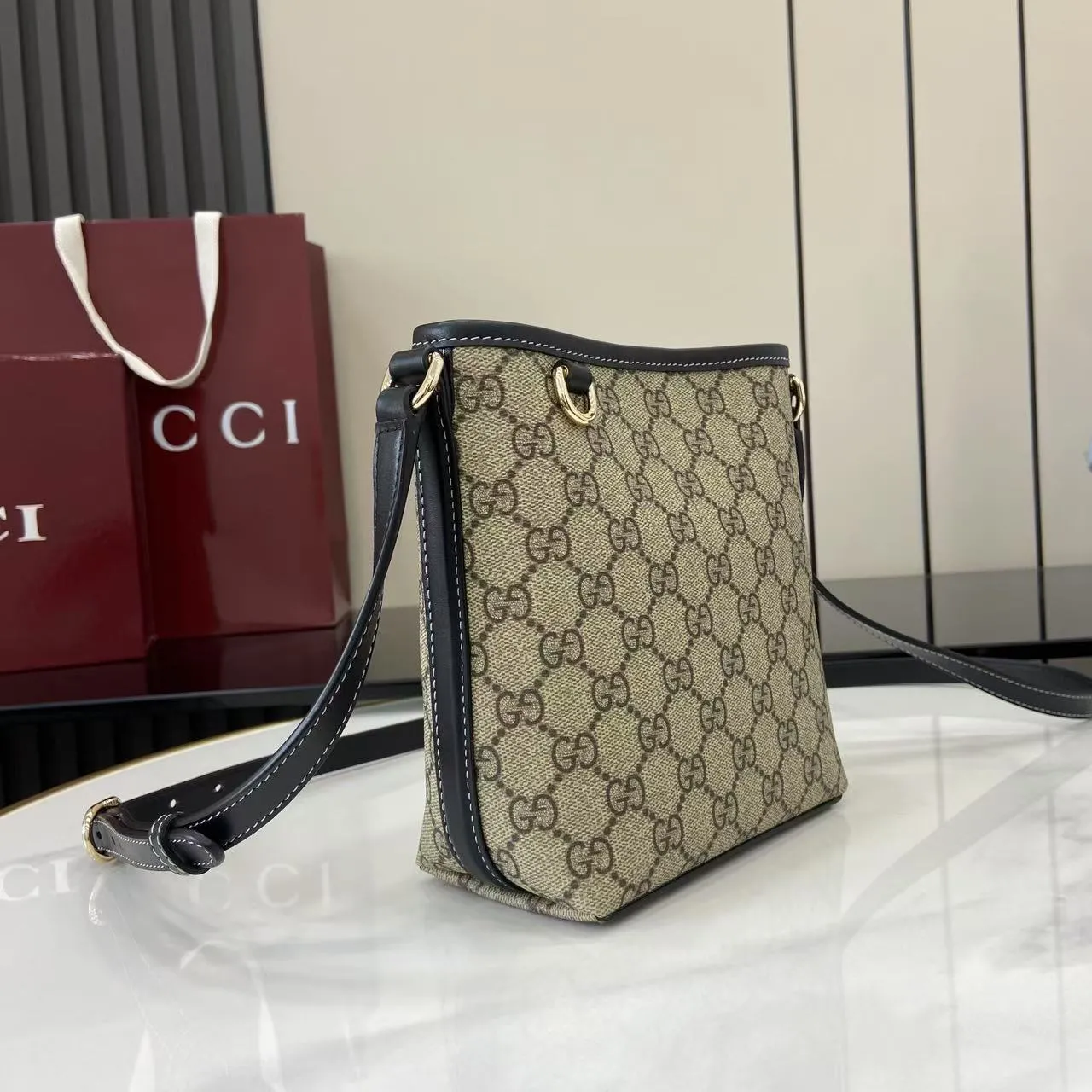 Gucci GG Emblem nano bucket bag 847090 - 图片 3