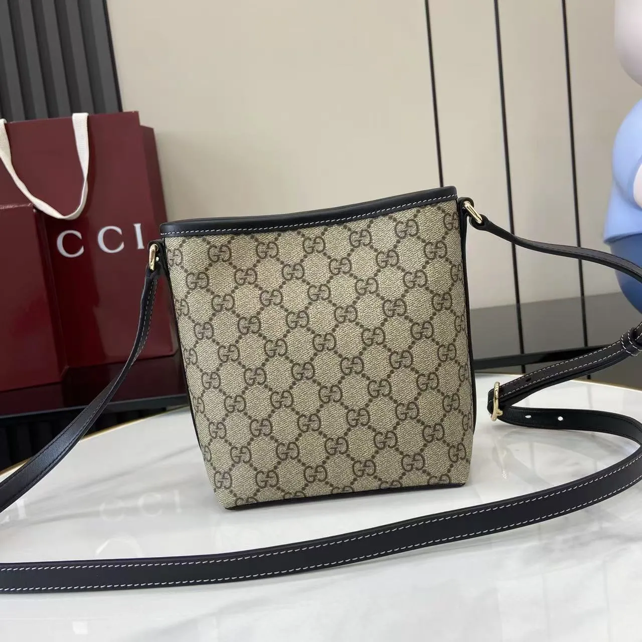 Gucci GG Emblem nano bucket bag 847090 - 图片 4
