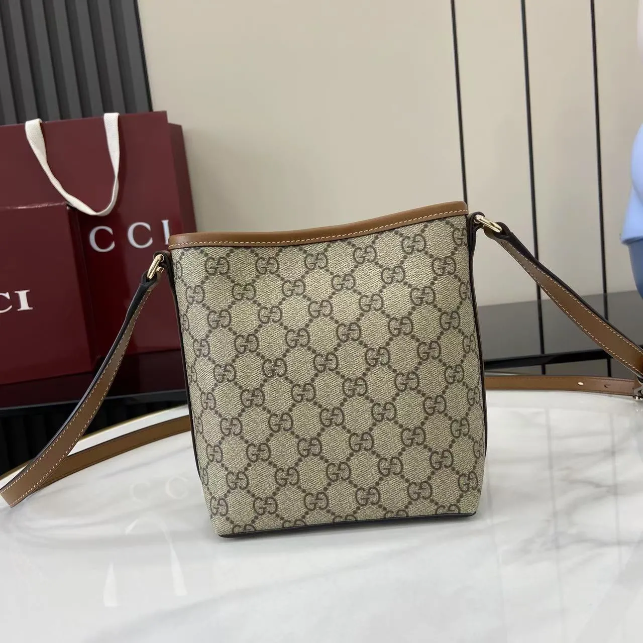Gucci GG Emblem nano bucket bag 847090 - 图片 4