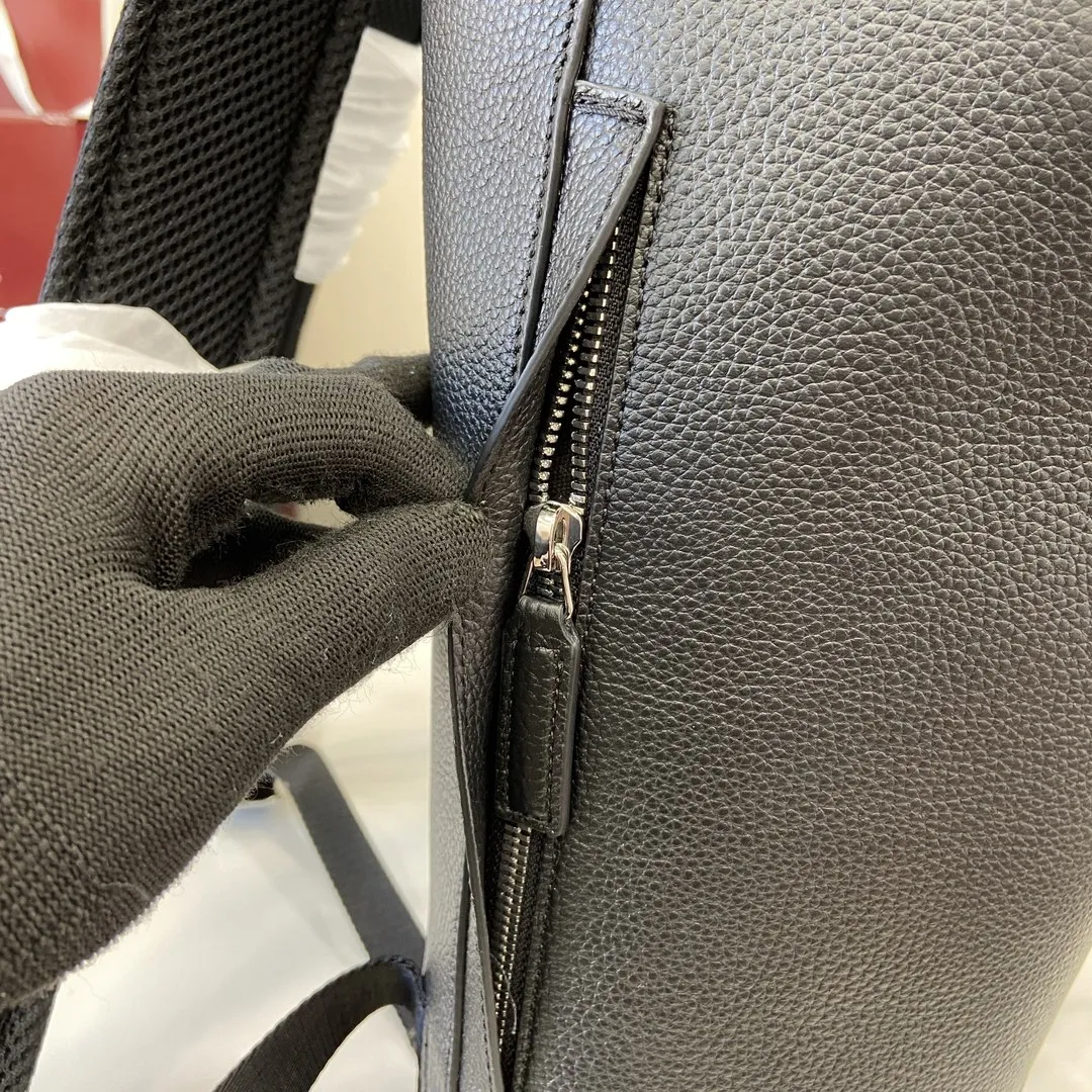 GUCCI Black Large Leather Backpack 816750 - 图片 11