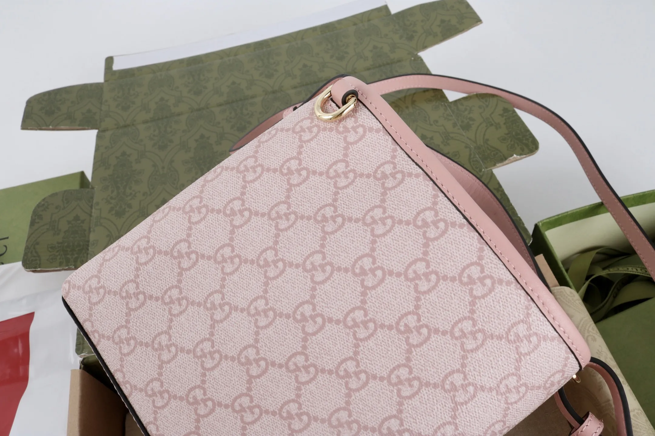 Gucci GG Emblem small bucket bag 815118 - Image 9