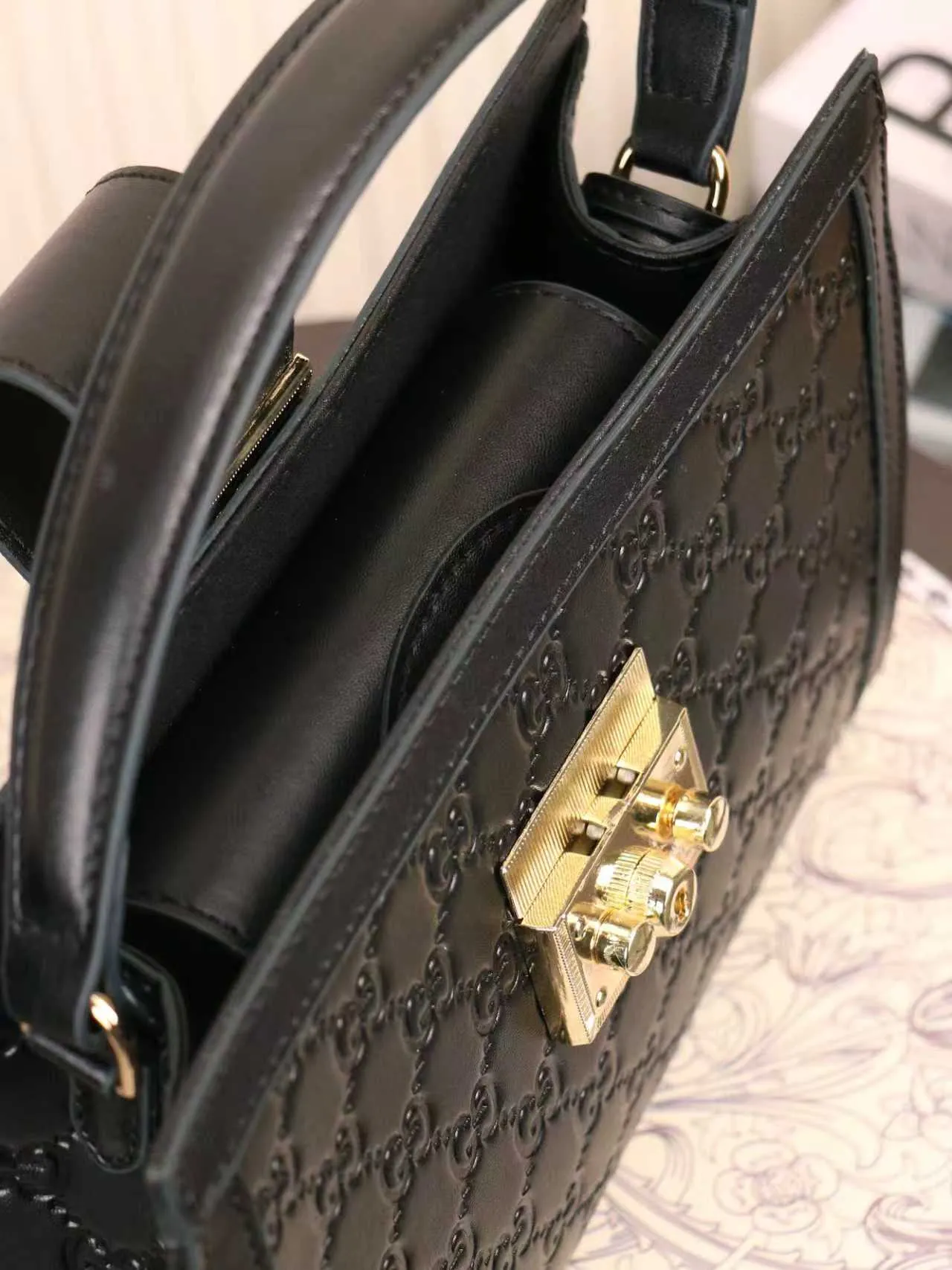 Gucci Padlock medium top handle bag 838992 - Image 8