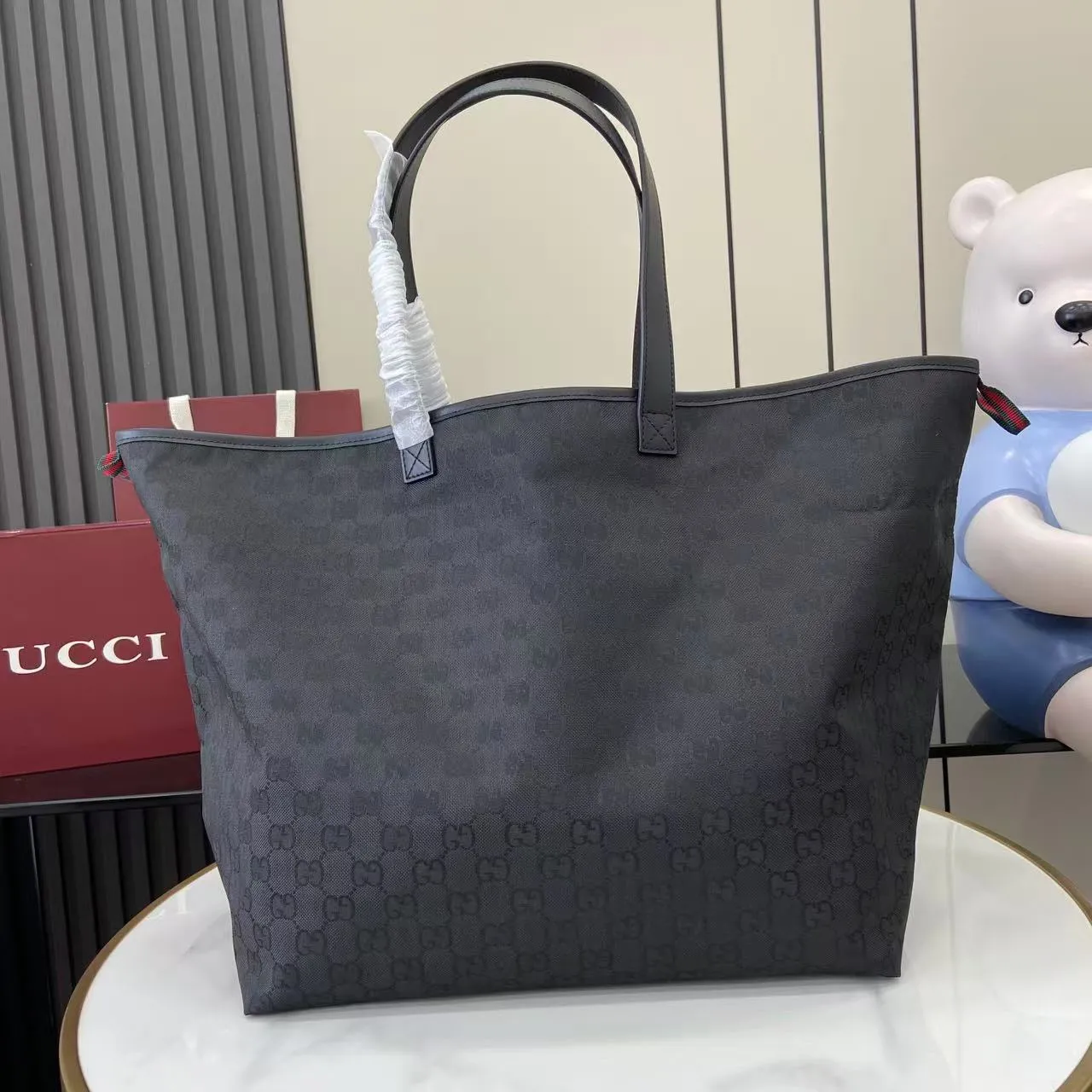 Alternative view of Gucci Large tote bag 835567