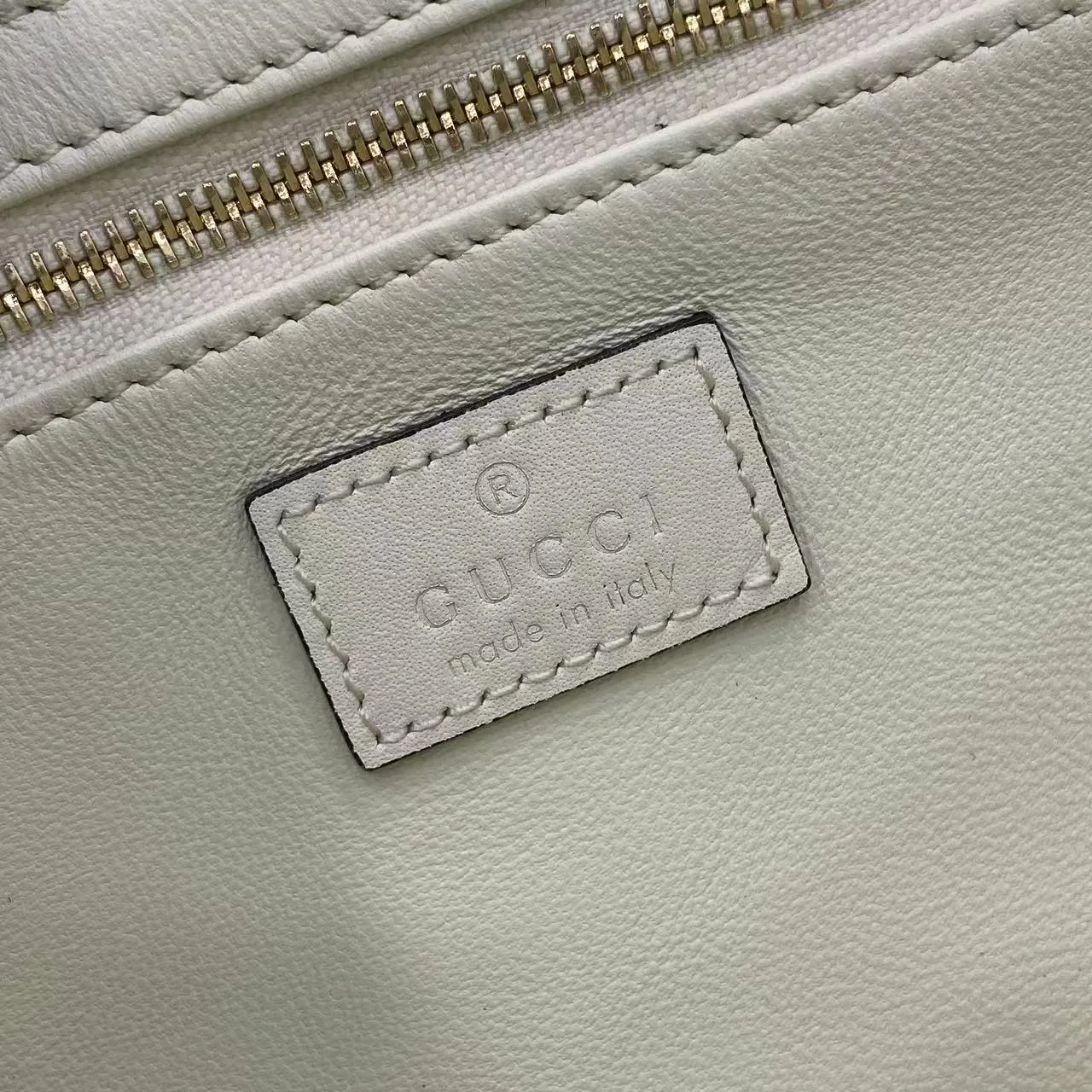 Gucci Siena small shoulder bag 846705 - Image 10