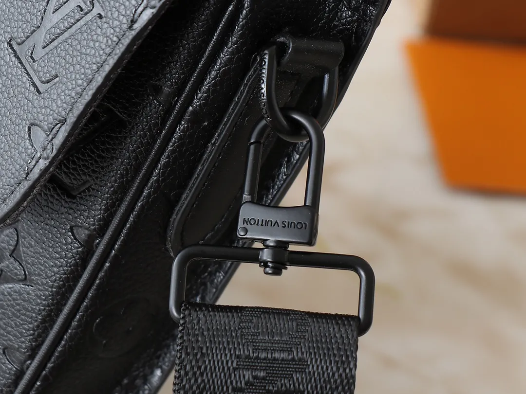 Louis Vuitton S-Lock Briefcase M20835 - Image 8