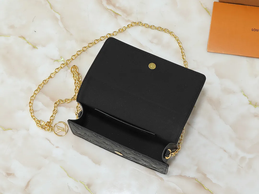 Alternative view of Louis Vuitton Wallet On Chain Lily M46919