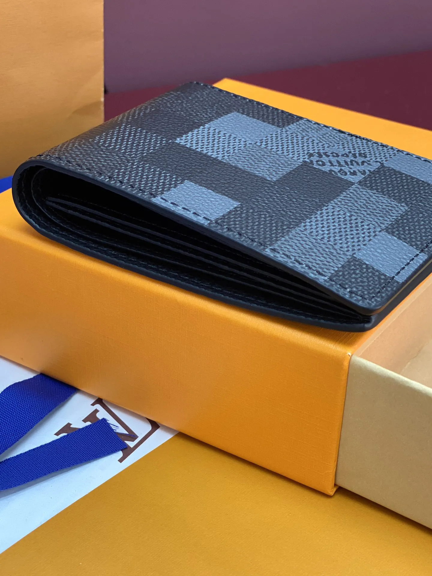 Alternative view of Louis Vuitton Slender Wallet M14927