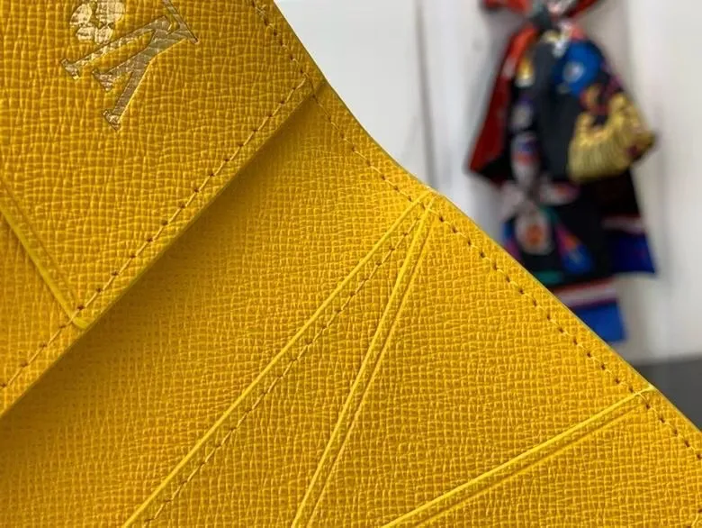 Alternative view of Louis Vuitton Pocket Organizer M12659