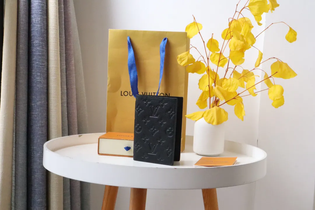 Louis Vuitton Passport Cover M63914 - 图片 3