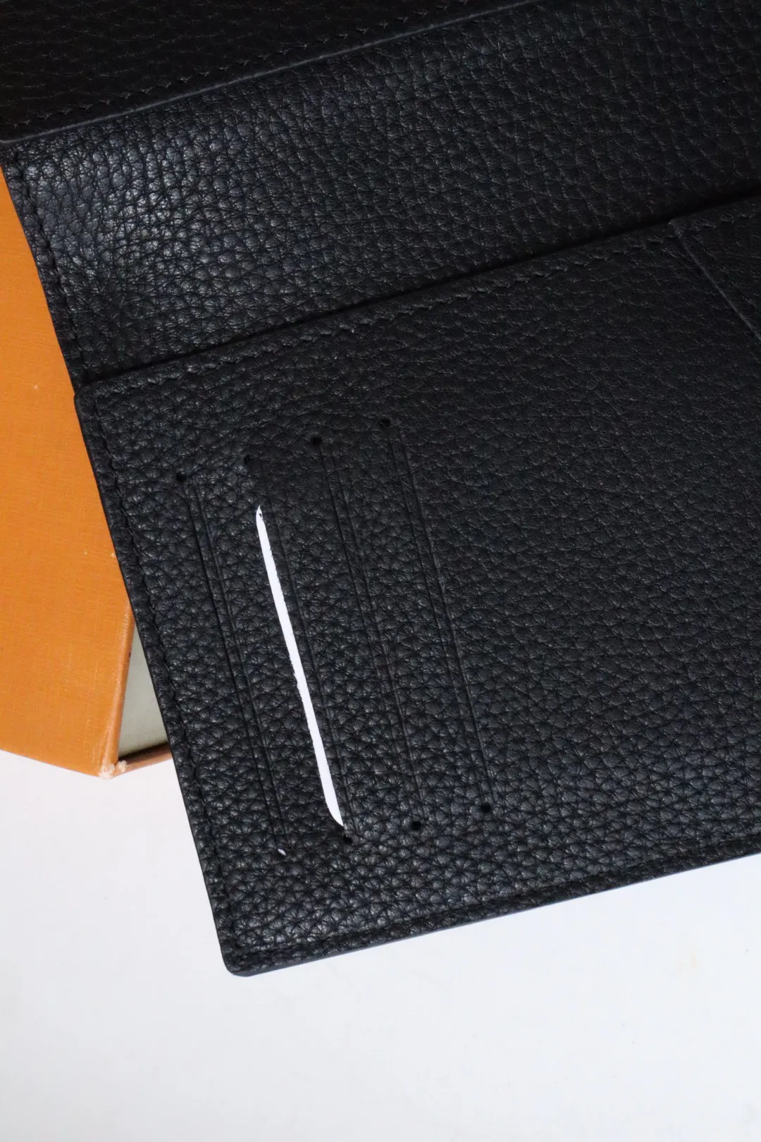 Louis Vuitton Passport Cover M63914 - 图片 9
