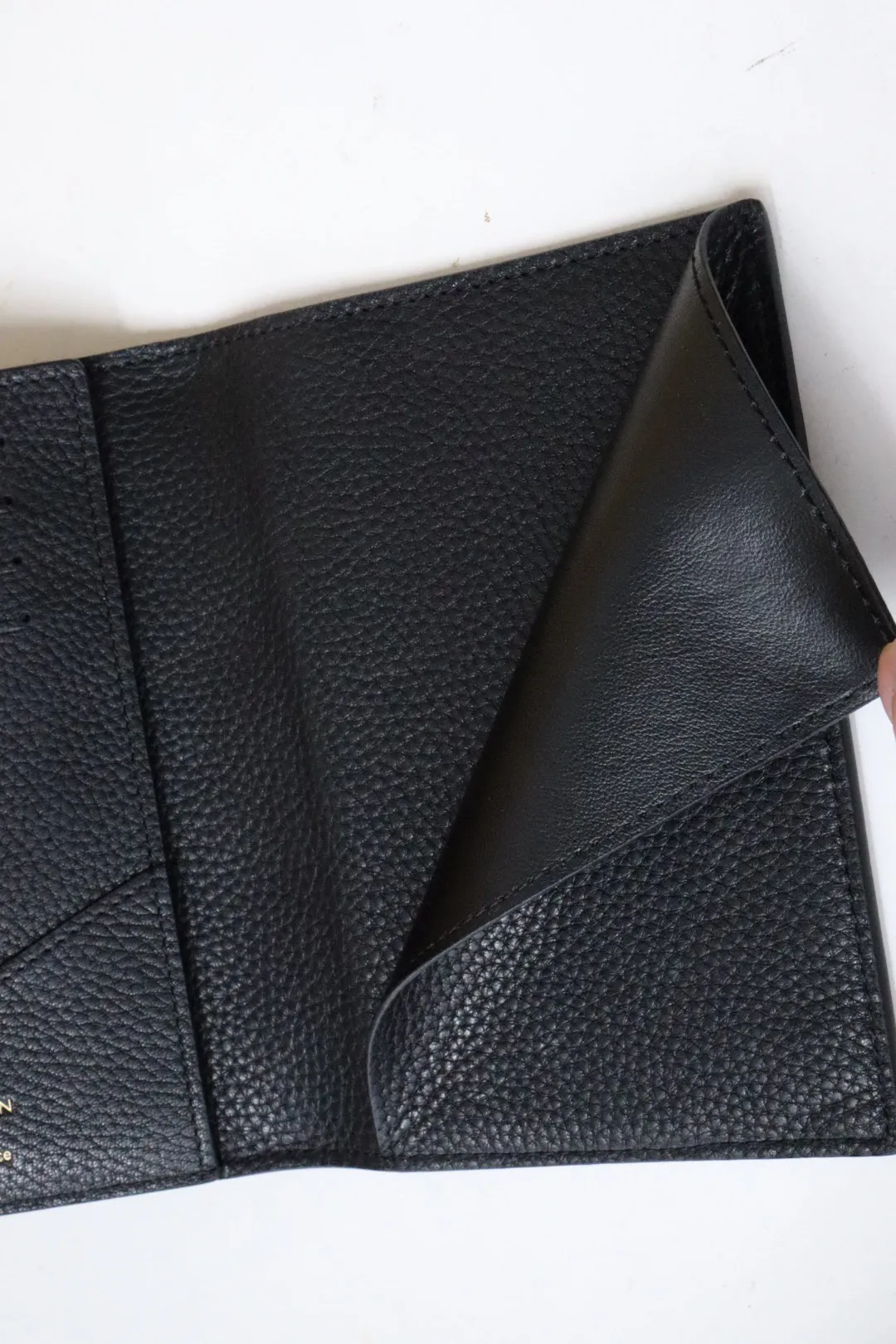 Louis Vuitton Passport Cover M63914 - 图片 10