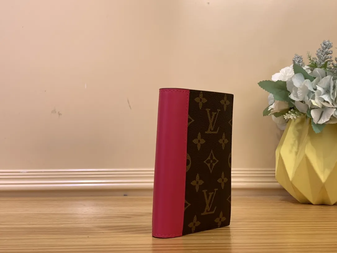 Louis Vuitton Passport Cover M12824 - Image 4