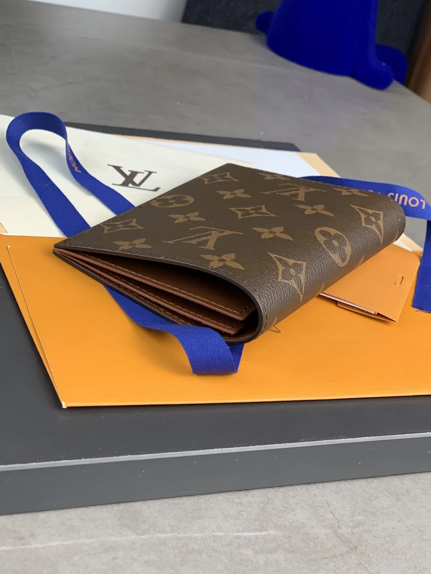 Alternative view of Louis Vuitton Passport Cover M64502