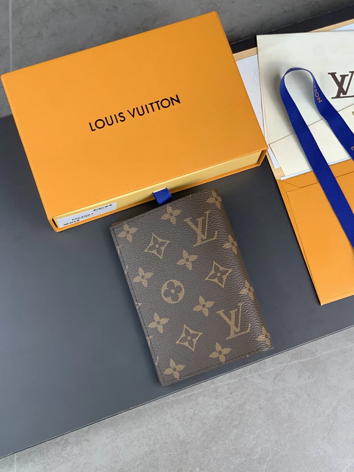 Louis Vuitton Passport Cover M64502 - 图片 4