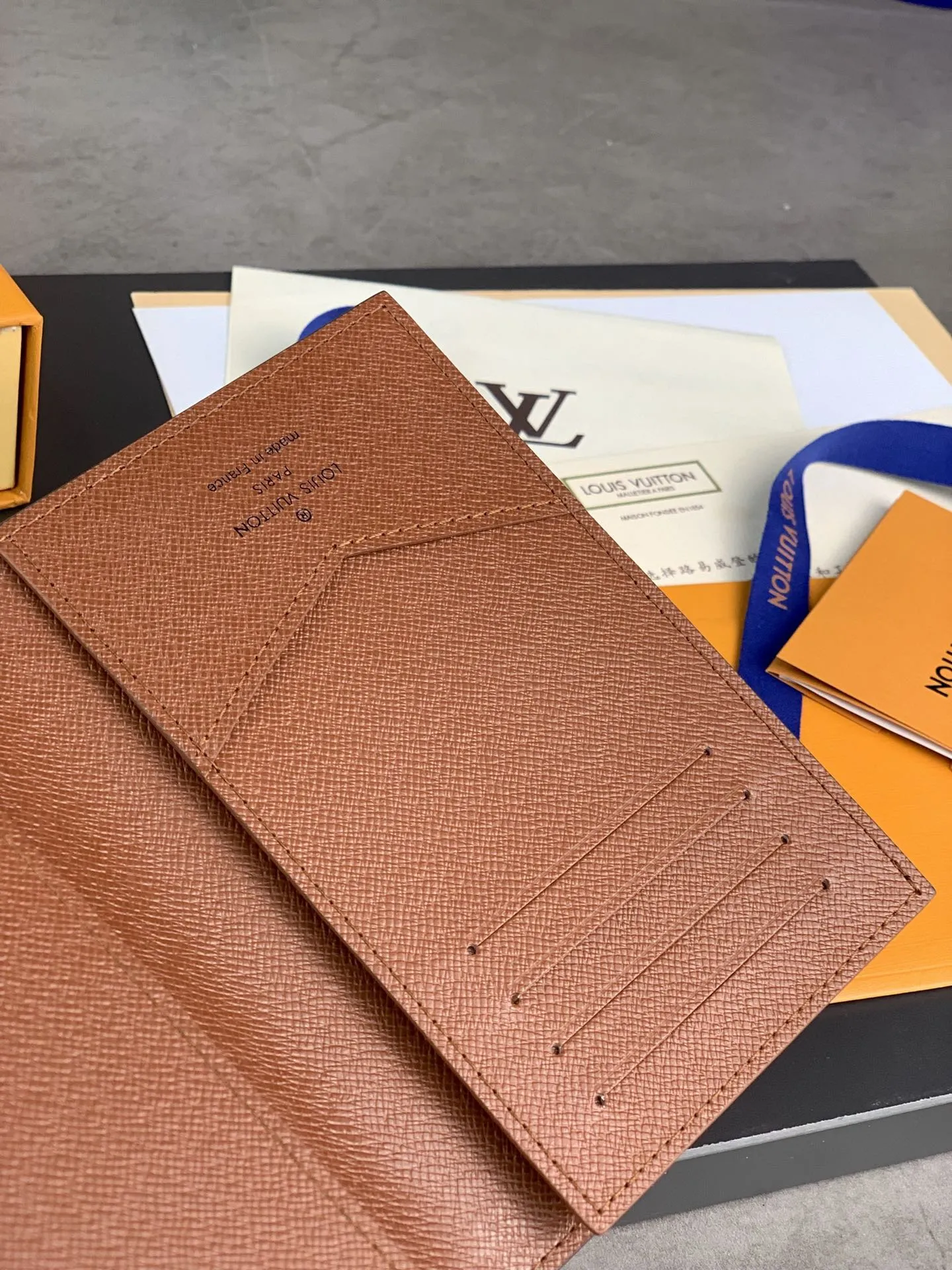 Louis Vuitton Passport Cover M64502 - 图片 8