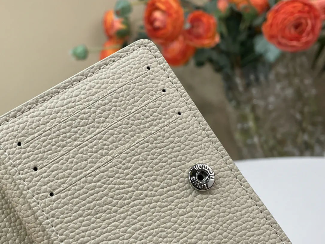 Louis Vuitton Lisa Wallet M12674 - 图片 3