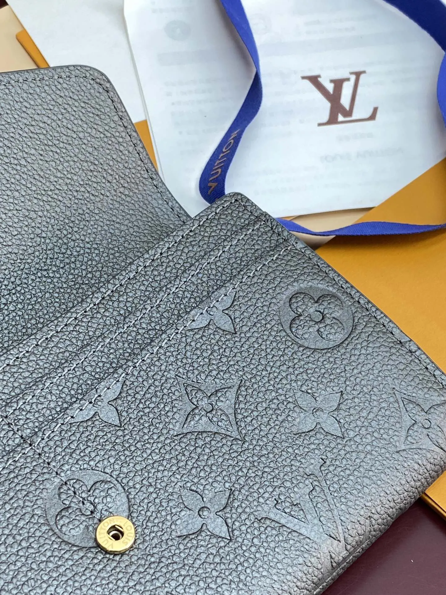 Louis Vuitton Sarah Wallet M12172 - Image 11