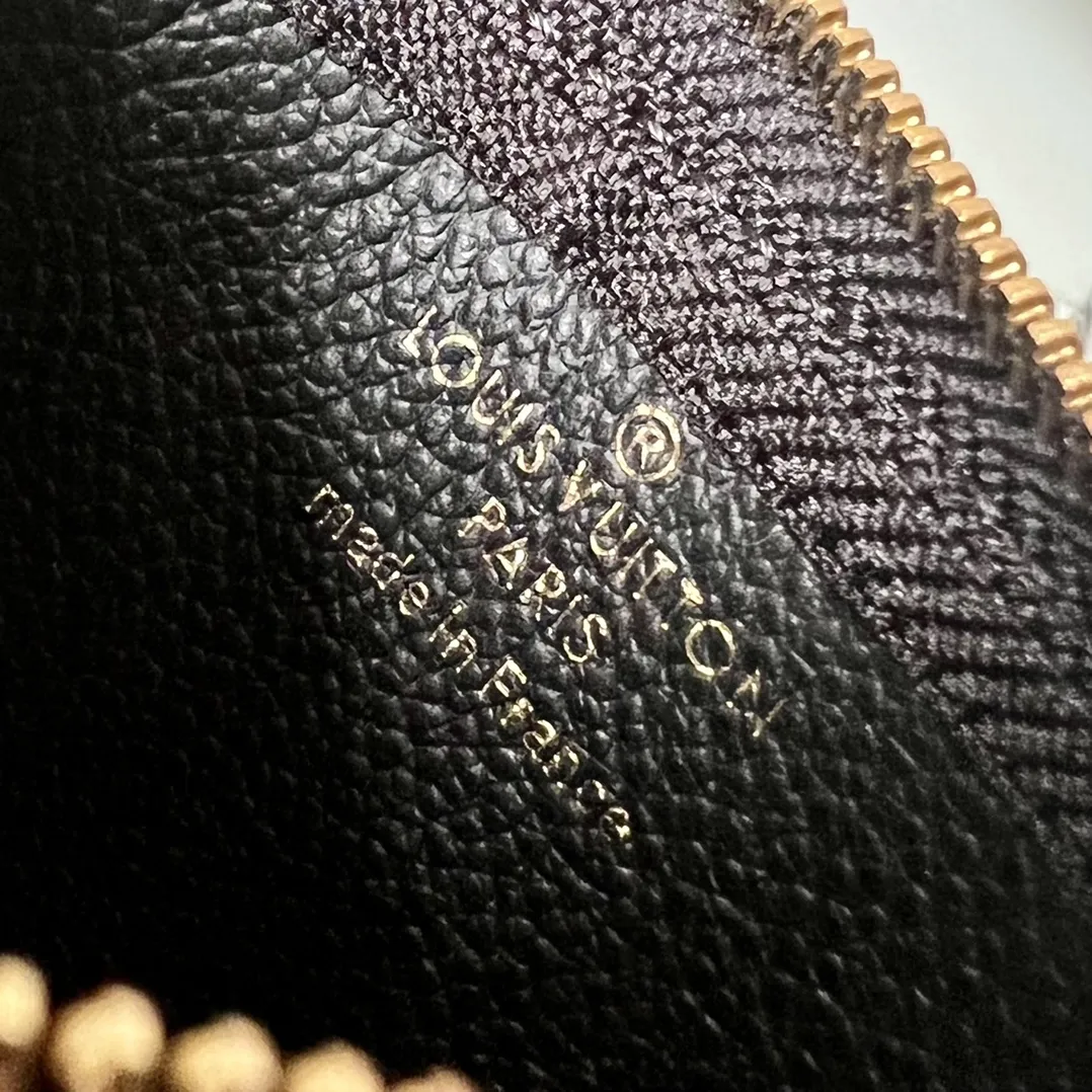 Alternative view of Louis Vuitton Key Pouch M80885