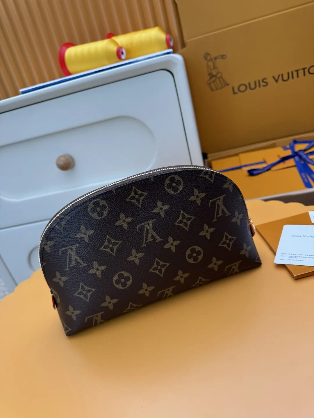 Louis Vuitton Cosmetic Pouch MM M46579 - Image 4