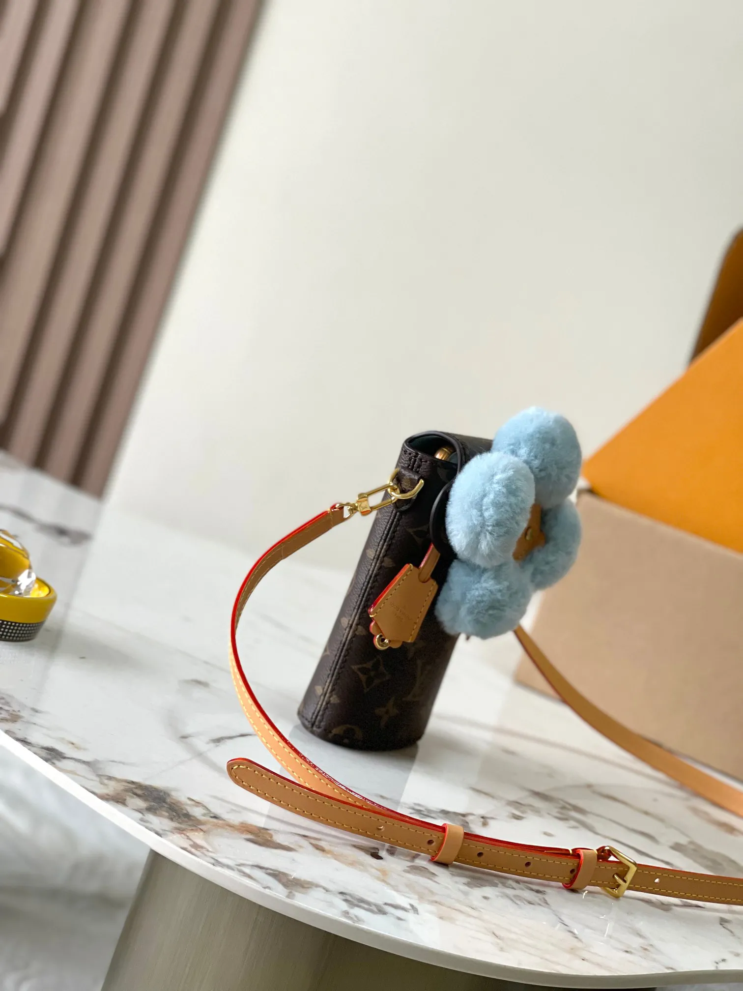 Louis Vuitton Vivienne Phone Pouch M12269 - 图片 3