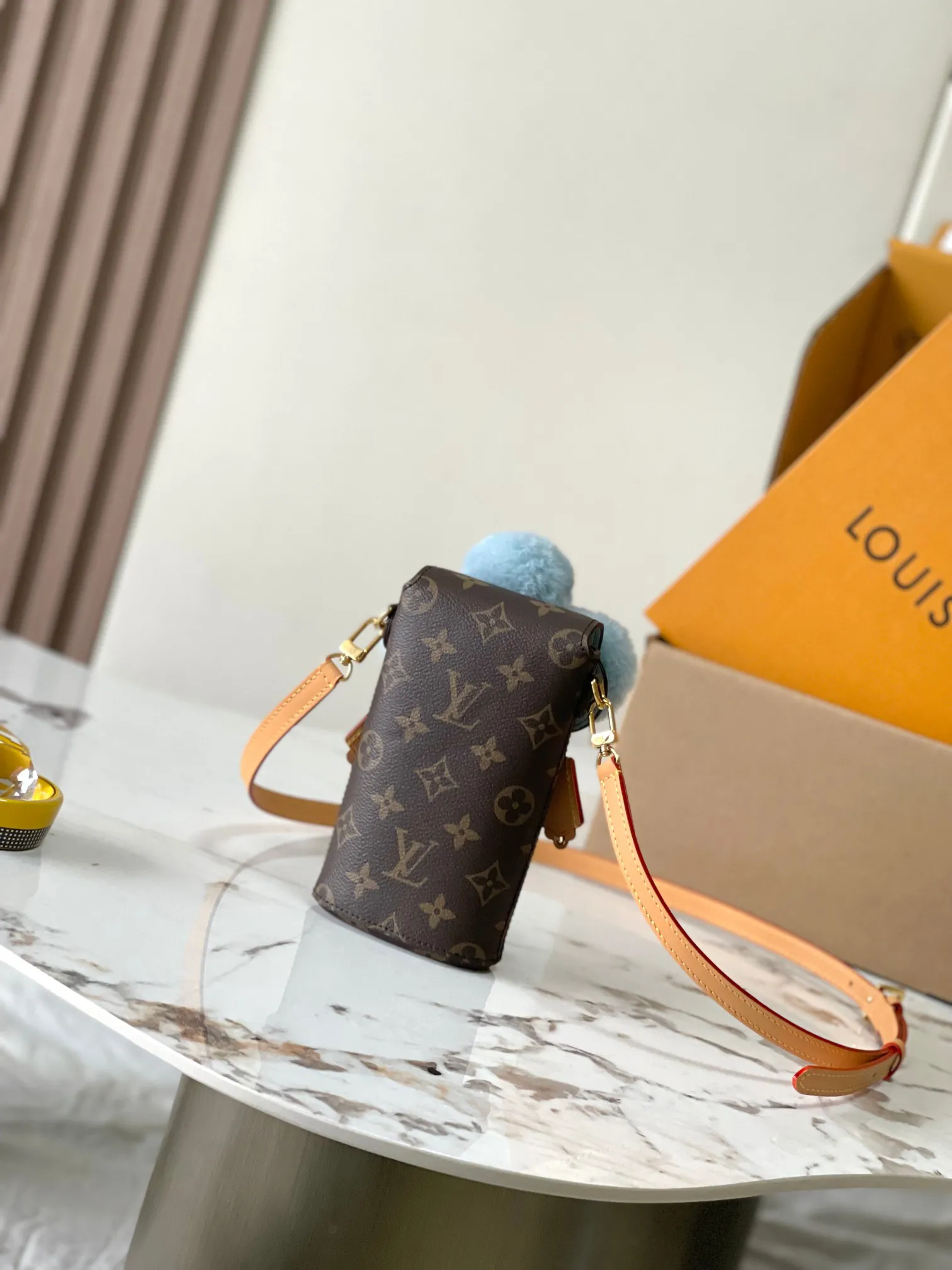 Louis Vuitton Vivienne Phone Pouch M12269 - 图片 4
