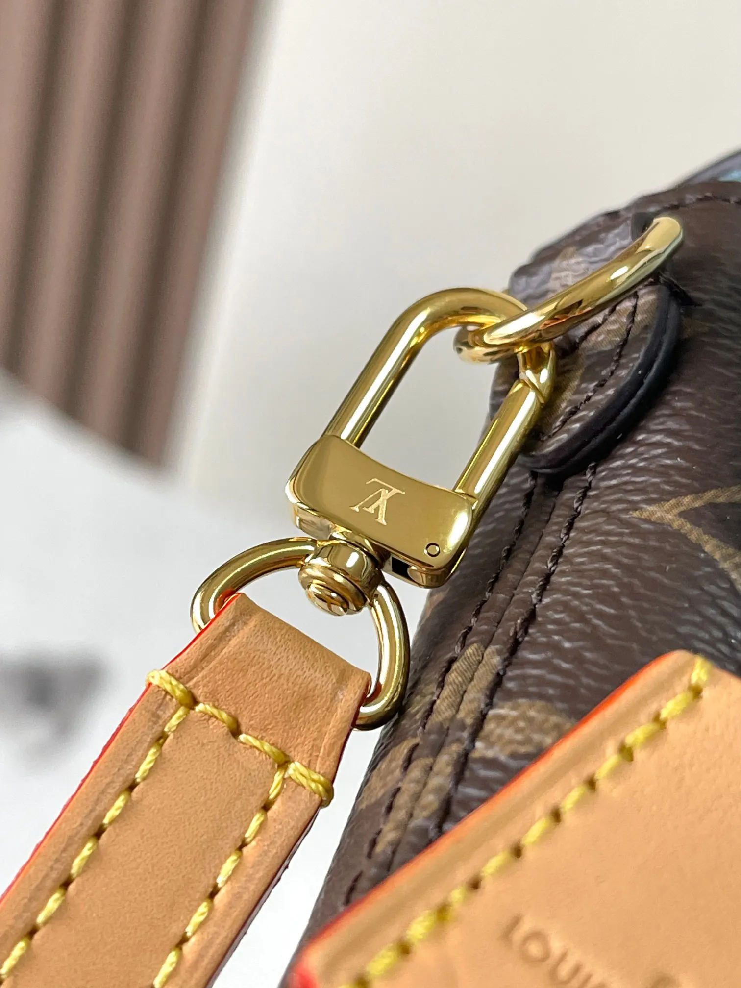 Louis Vuitton Vivienne Phone Pouch M12269 - 图片 8