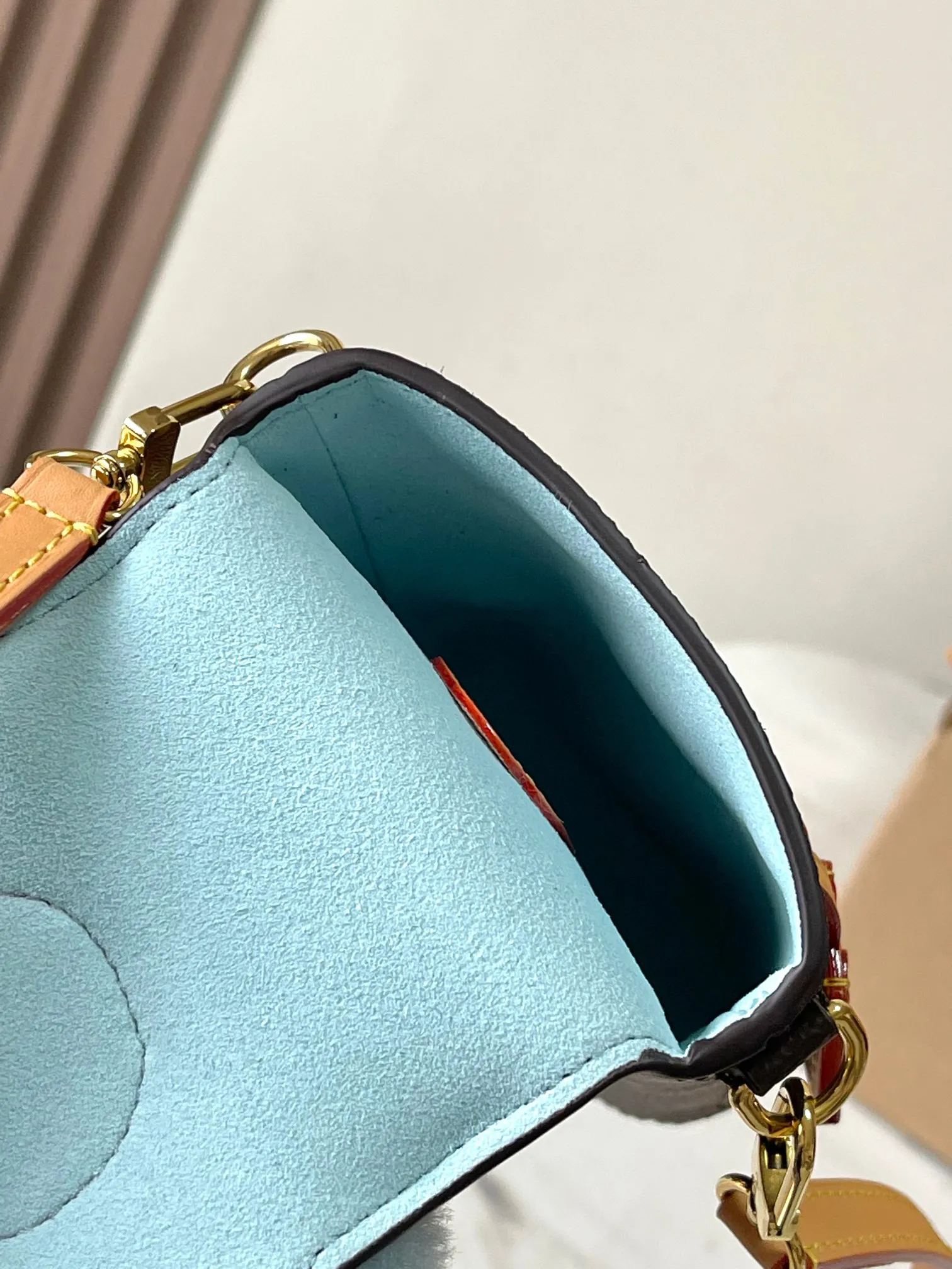 Louis Vuitton Vivienne Phone Pouch M12269 - 图片 9