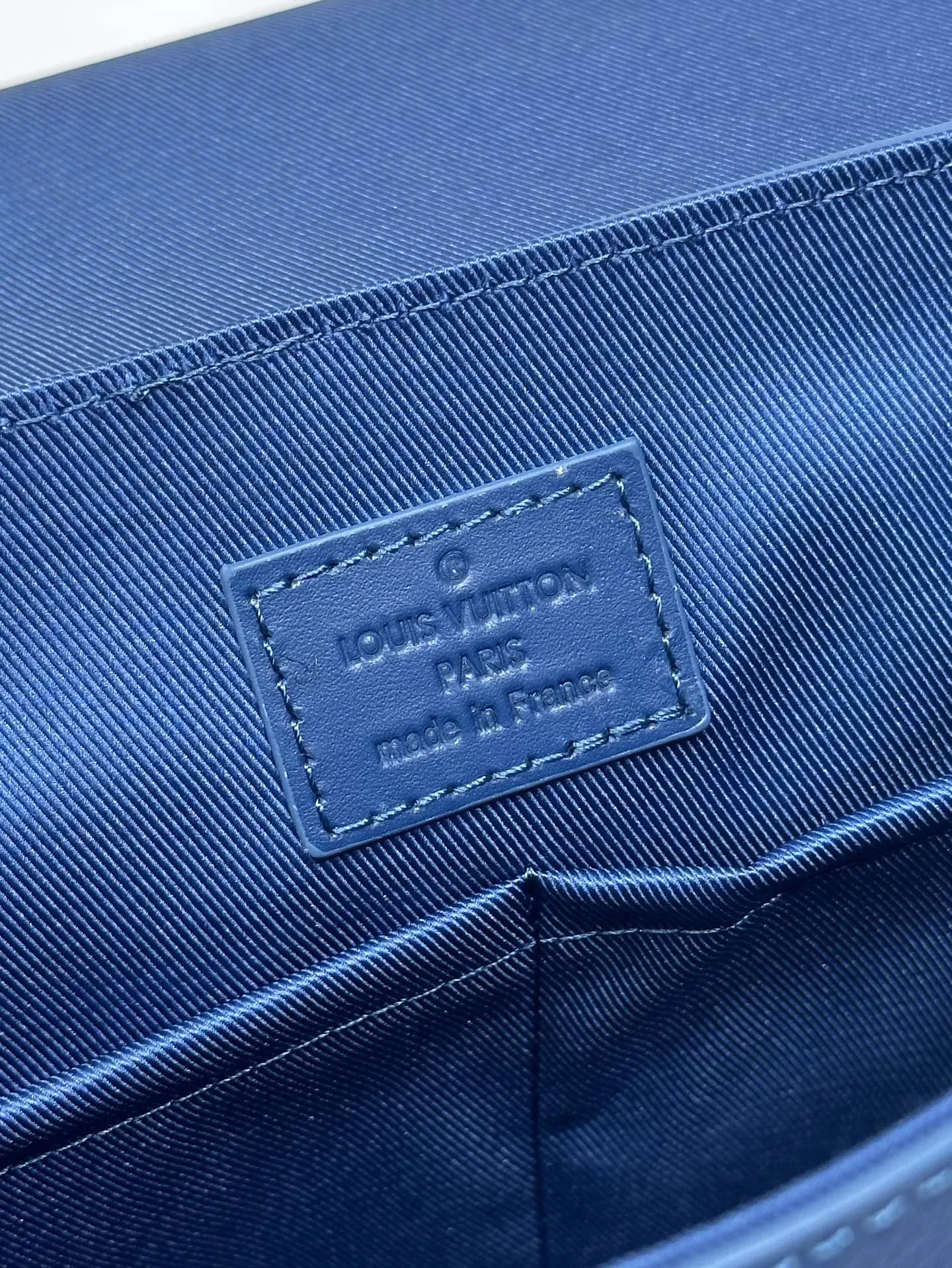 Louis Vuitton Takeoff Messenger M23709 - 图片 8