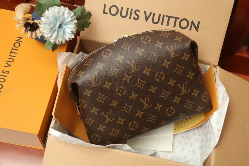 Louis Vuitton Cosmetic Pouch GM M46458 - Image 4