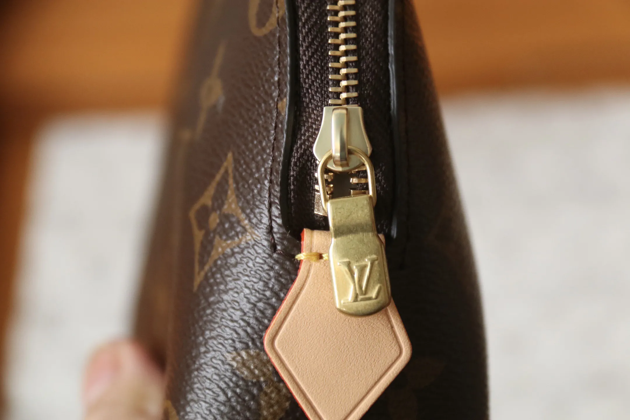 Louis Vuitton Cosmetic Pouch M47515 - Image 6
