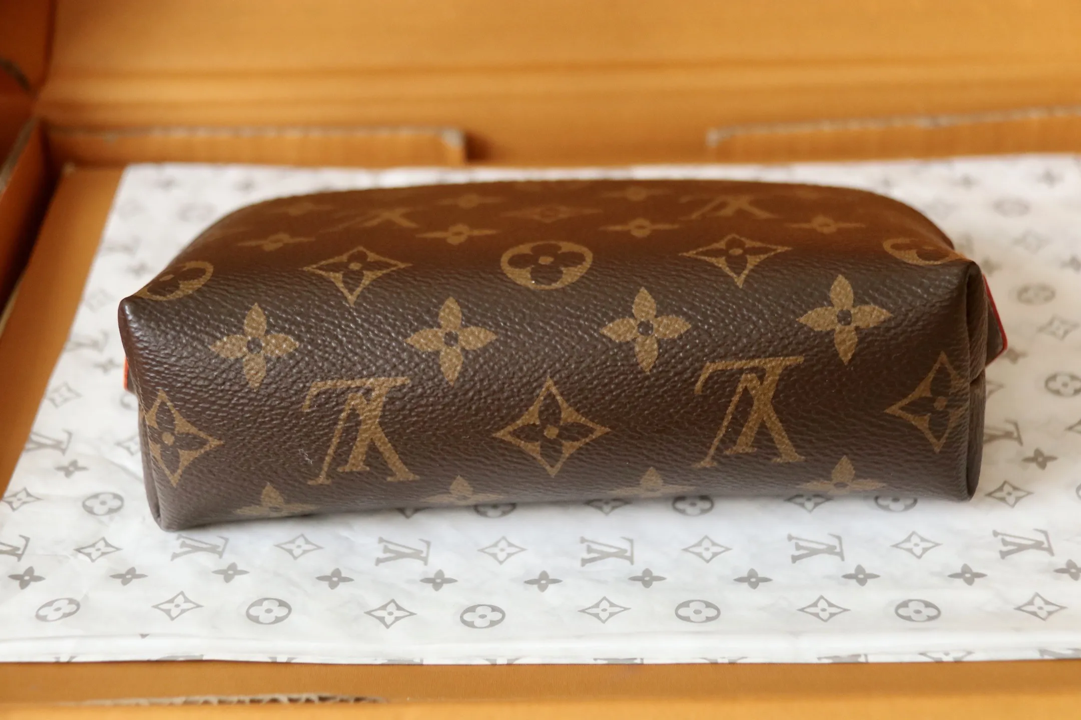 Louis Vuitton Cosmetic Pouch M47515 - Image 7