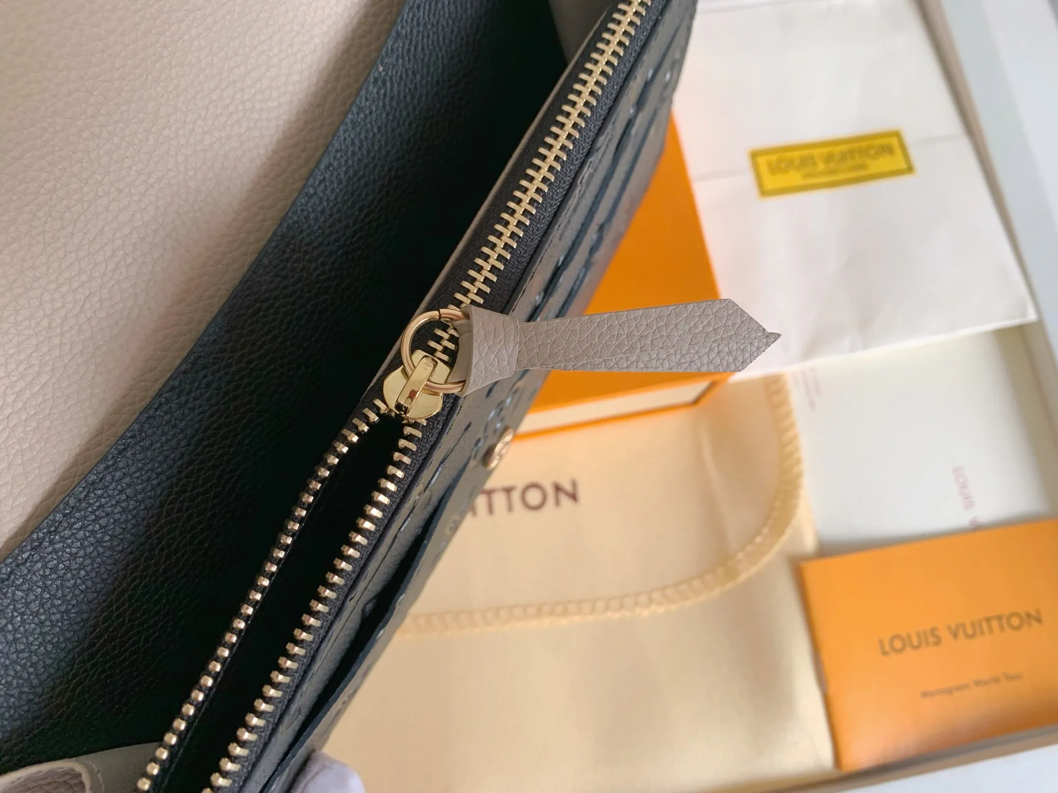Alternative view of Louis Vuitton Emilie Wallet M62369