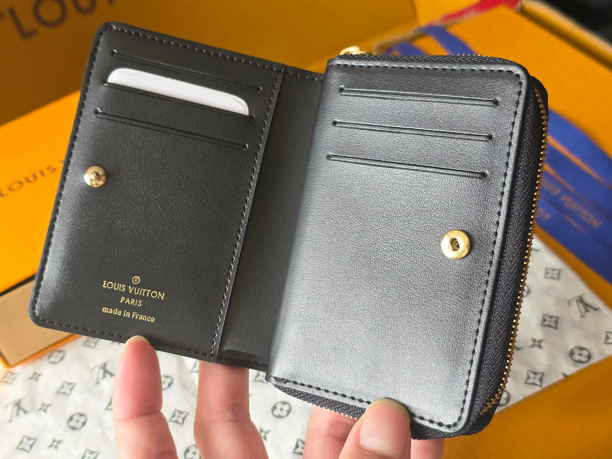 Louis Vuitton Lou Wallet M81599 - Image 5