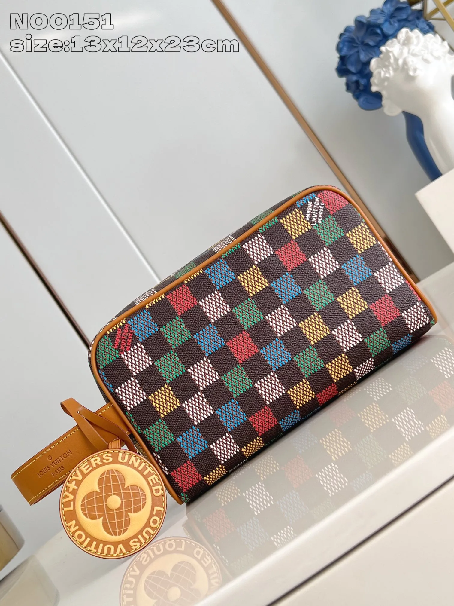 Alternative view of Louis Vuitton LOCKER DOPP KIT N00151