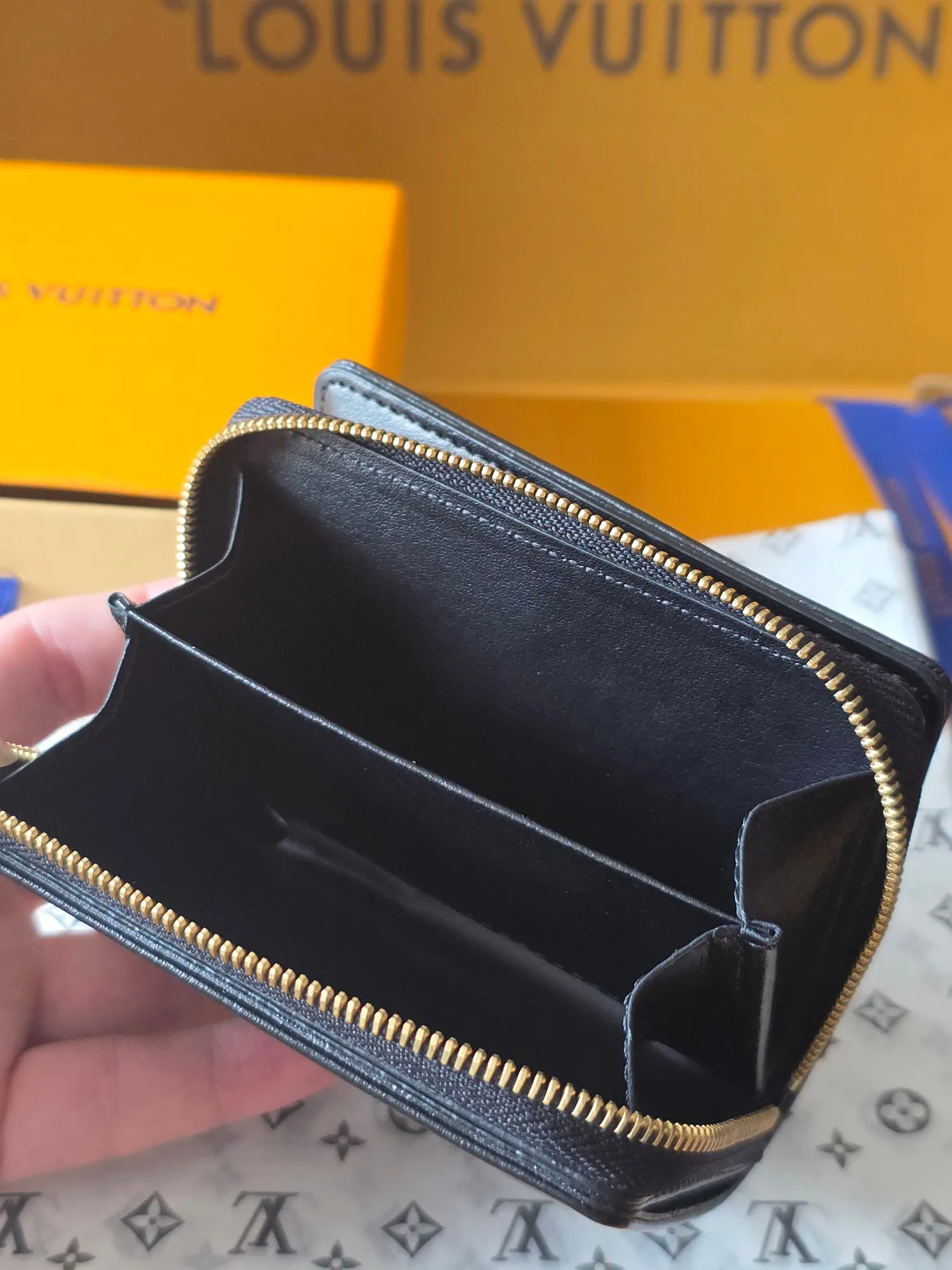 Louis Vuitton Lou Wallet M81599 - Image 11