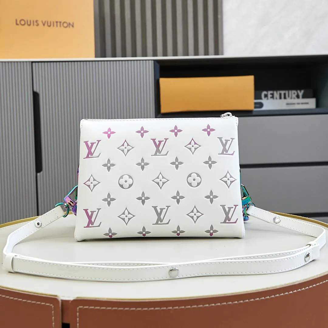 Alternative view of Louis Vuitton Coussin BB M23617