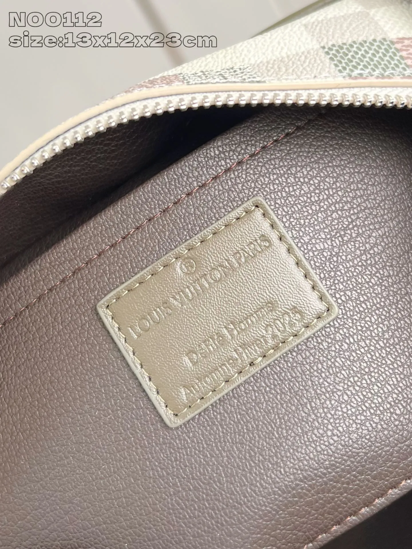 Alternative view of Louis Vuitton LOCKER DOPP KIT N00112