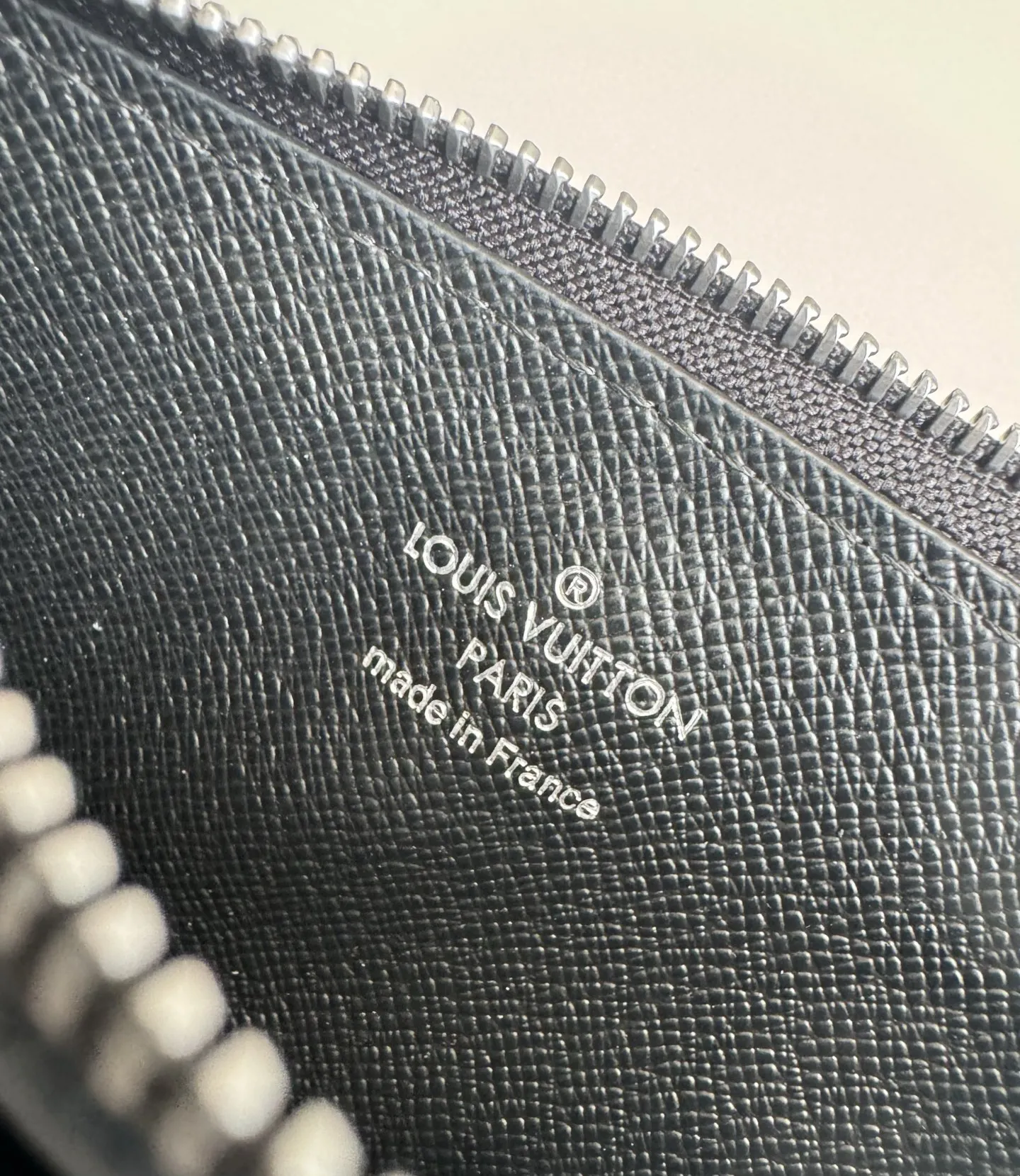 Louis Vuitton Victor M14261 - Image 10