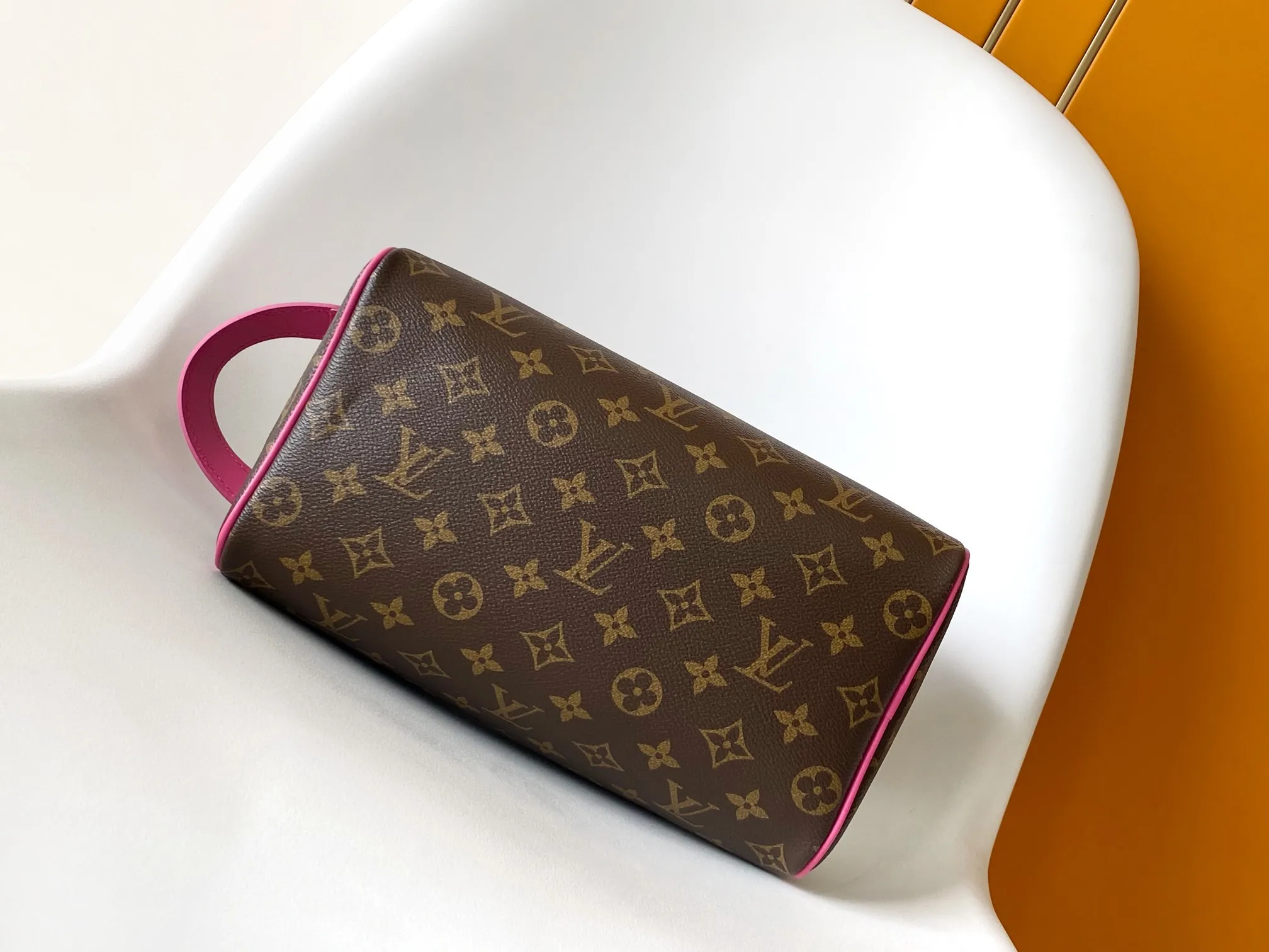 Louis Vuitton Dopp Kit M12641 - Image 6