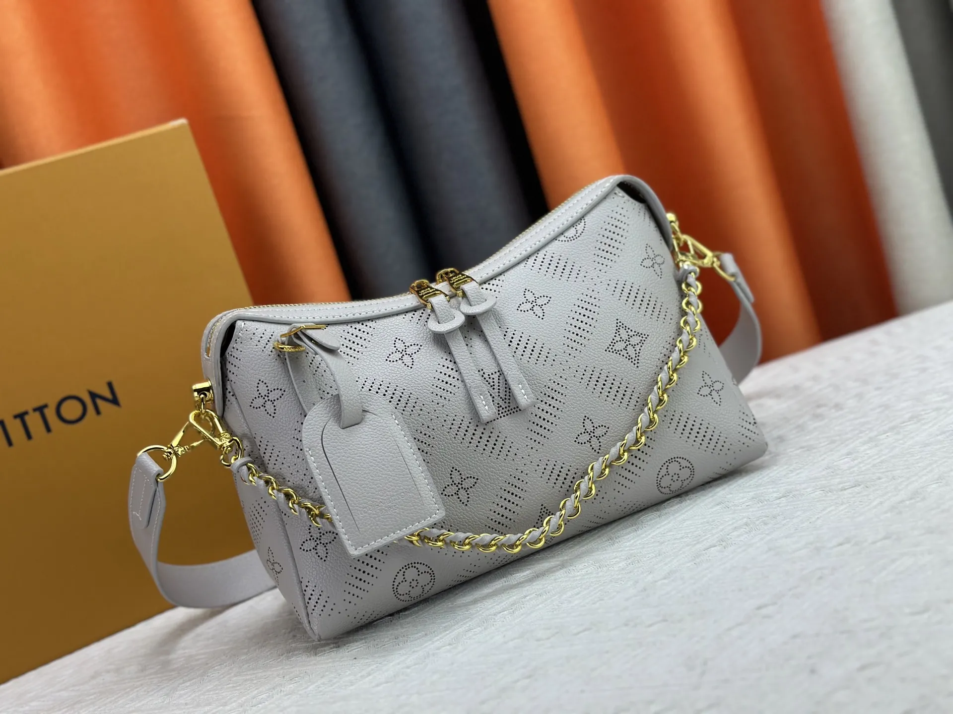Louis Vuitton Hand It All PM M13157 - Image 4