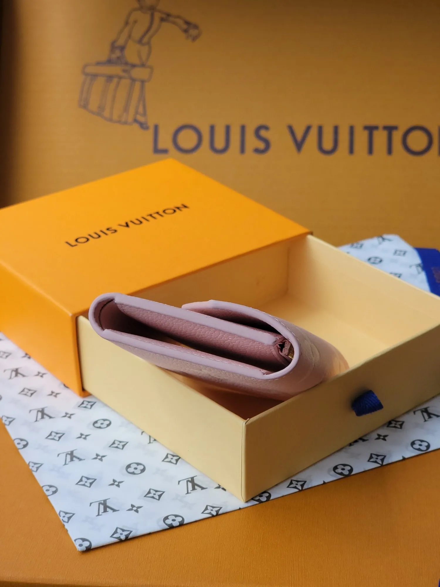 Louis Vuitton Victorine Wallet M14229 - Image 5
